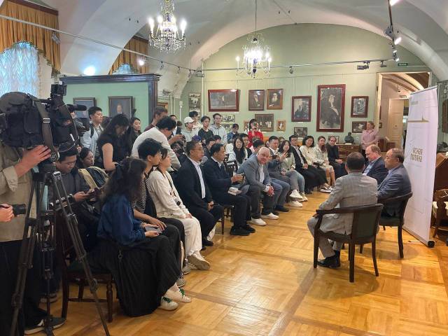访俄期间，莫言荣获“亚斯纳亚·波利亚纳”文学奖