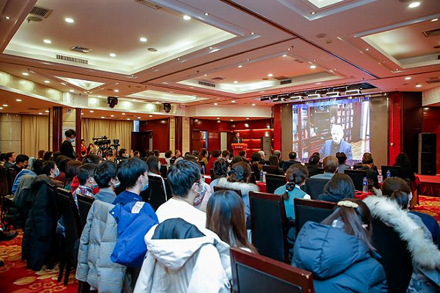 首届“俄中文学外交翻译奖”在京颁出