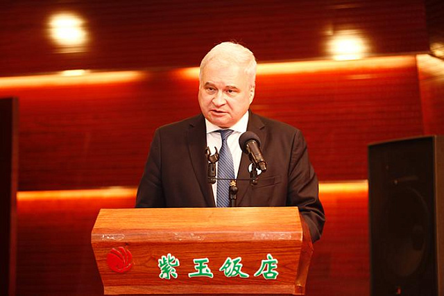 首届“俄中文学外交翻译奖”在京颁出