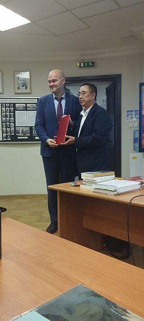 莫斯科大学亚非学院举办了与中国作家薛涛和蒋殊的创作交流会