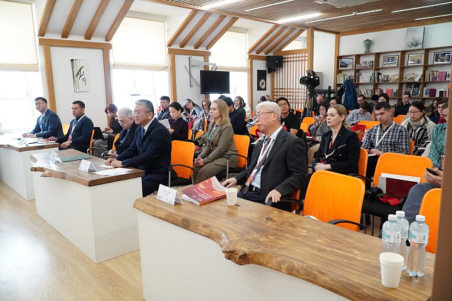 第四届中俄青年作家论坛在圣彼得堡开幕